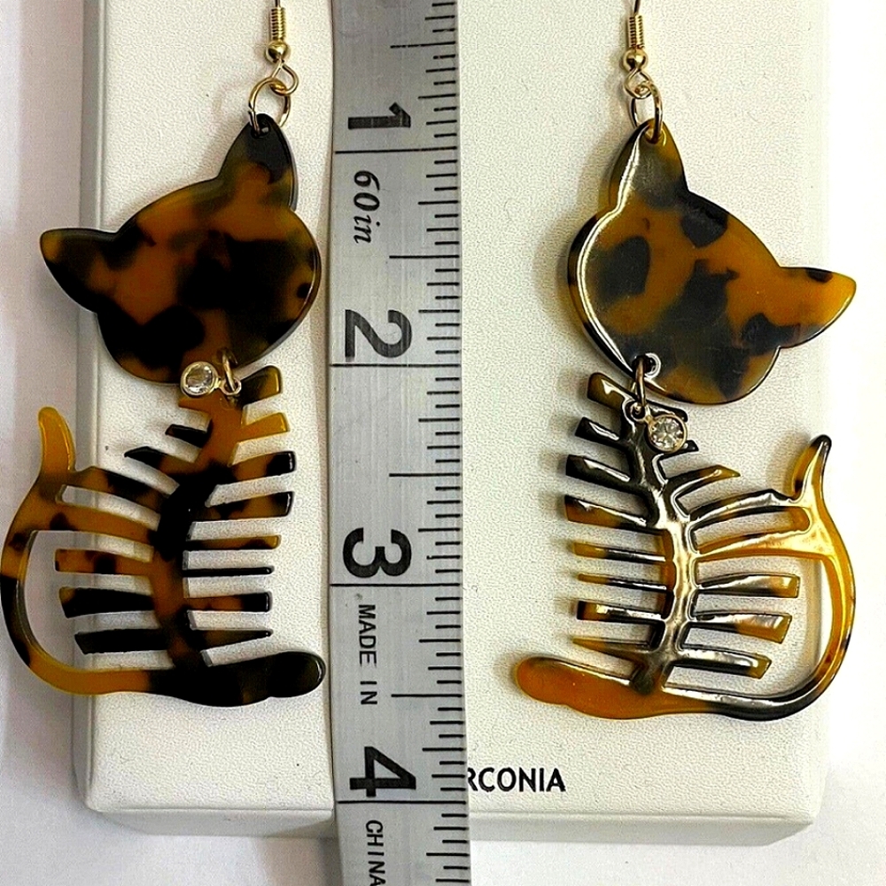Piper K Tortoise Shell Dangling Cat Earrings - image 4